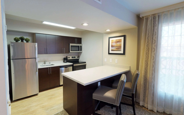 photo 3 of Chase Suite Hotel Newark-Fremont