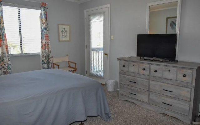 photo 5 of Chateau By The Sea M2 - 2 Br Condo