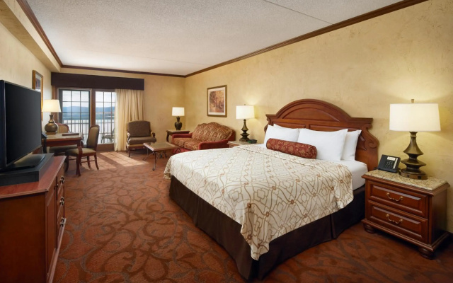 photo 5 of Chateau On The Lake Resort Spa and Convention Center