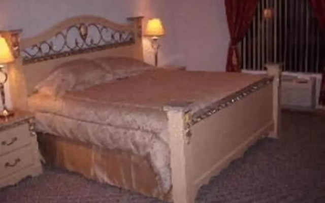 photo 4 of Chateau Royale Inn