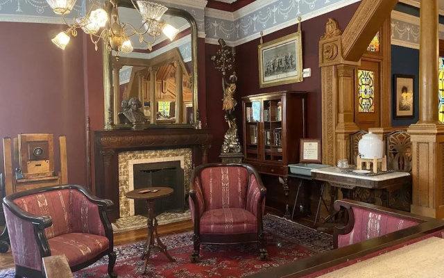 photo 2 of Chateau Tivoli B&B