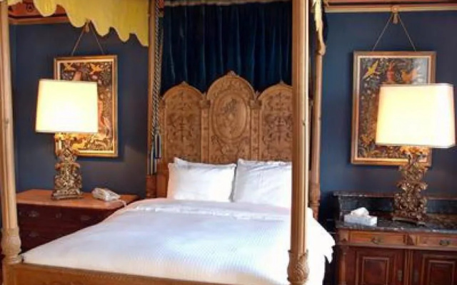 photo 5 of Chateau Tivoli B&B