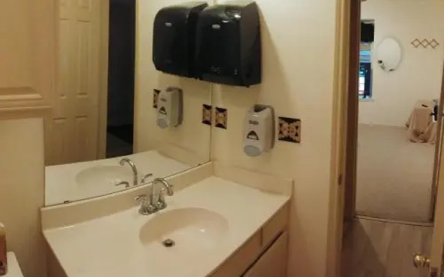 photo 3 of Cheap Private Room In a House