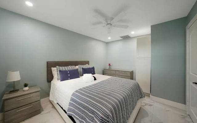 photo 2 of Cheerful 2 Bedroom Lakehouse Home Woffice Space