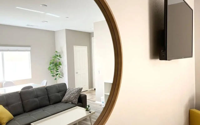 photo 3 of Room in House - Cheerful And Cozy one Large Bedroom