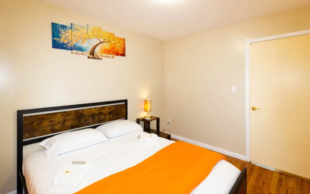 photo 3 of Cheerful & Beautiful 3-Bedroom Ranch