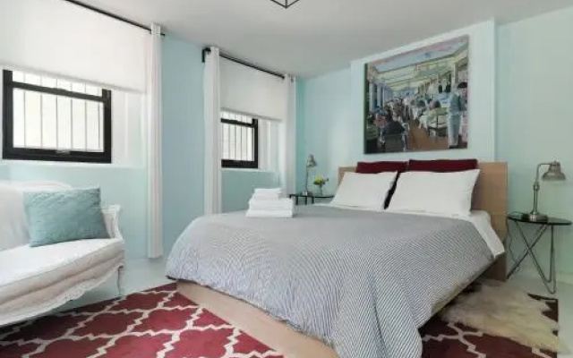 photo 2 of Cheery 1-BR in the of Shaw 2 blocks to subway