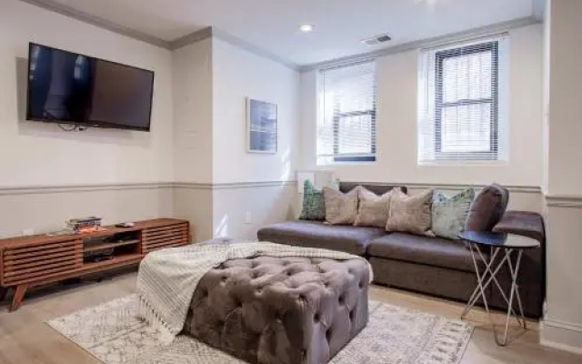 photo 3 of Cheery 1-BR in the of Shaw 2 blocks to subway