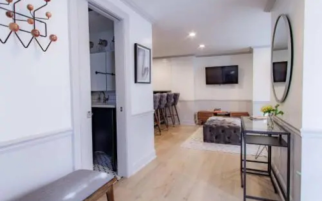 photo 5 of Cheery 1-BR in the of Shaw 2 blocks to subway