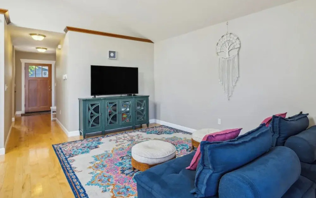 photo 4 of Cheery Tacoma Vacation Rental: 7 Mi to Owen Beach!