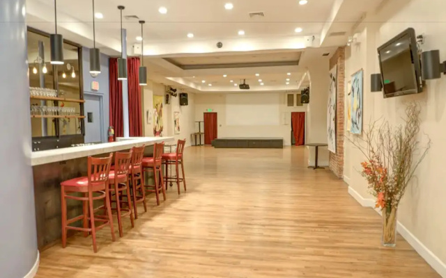 photo 2 of Chelsea Art Suites