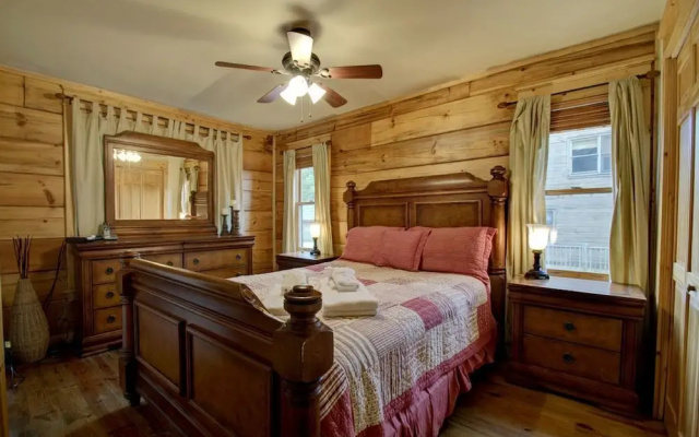 photo 3 of Cherish the Cabin - 4 Br Cabin