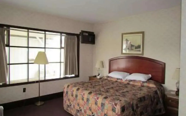 photo 2 of Cherry Lane Motor Inn