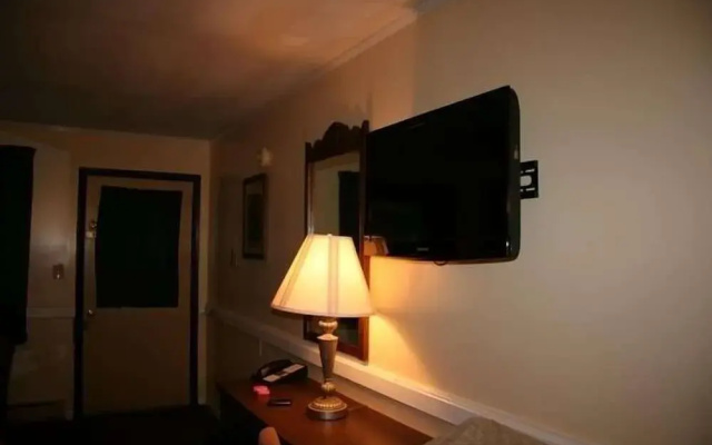 photo 4 of Cherry Lane Motor Inn