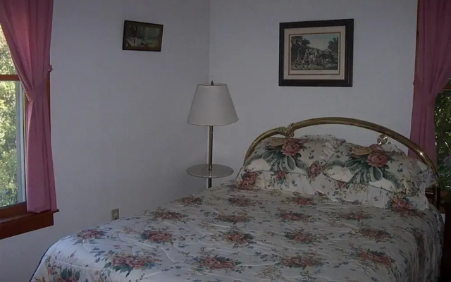 photo 3 of Chesapeake Inn of Lenox