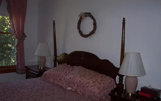 photo 4 of Chesapeake Inn of Lenox