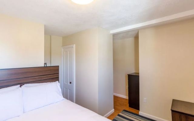 photo 2 of Chestnut Hill Apts by Starlight Suites