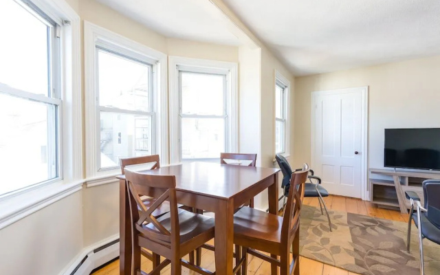 photo 3 of Chestnut Hill Apts by Starlight Suites