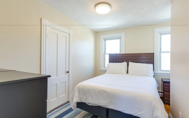 photo 4 of Chestnut Hill Apts by Starlight Suites