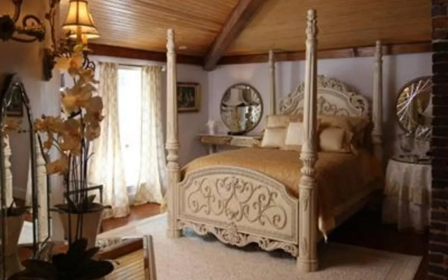 photo 5 of Chestnut Hill Bed & Breakfast