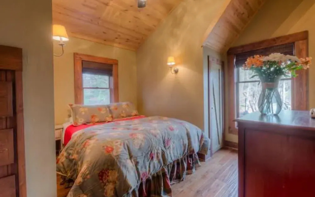 photo 5 of Chestnut Lodge by Escape to Blue Ridge