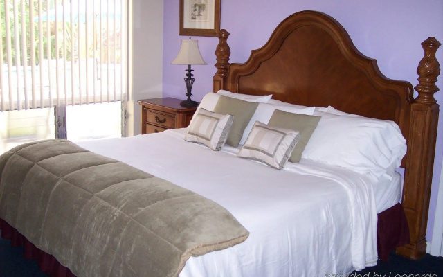 photo 3 of Cheston House