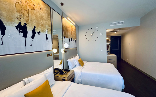 photo 5 of Chez Hotel Arlington Heights