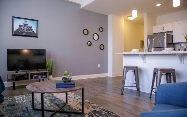 photo 4 of Chic 1BR Apt in the Heart of Downtown