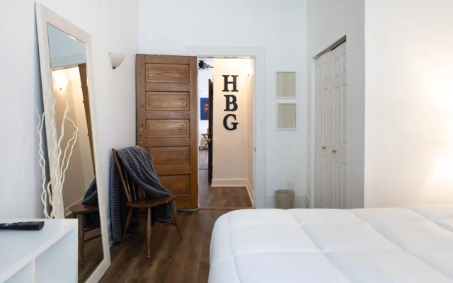 photo 4 of Chic 1br/1ba Midtown Apartment 1 Bedroom Apts by RedAwning