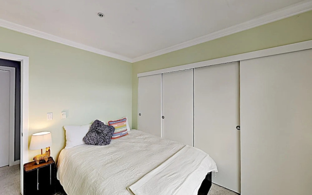 photo 5 of Chic Belltown Court W/ Pool & Rooftop Deck 2 Bedroom Condo