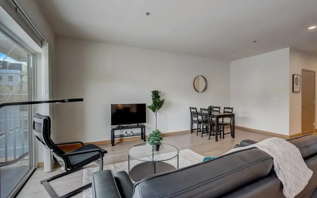 photo 2 of Chic Central Apartment with Free Parking