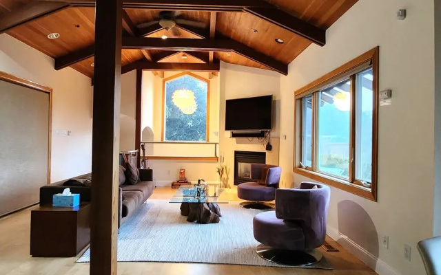 photo 3 of Chic & Exclusive Home