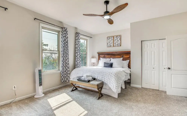 photo 2 of Chic Fineview Townhome 2 Mi to Downtown Pittsburgh