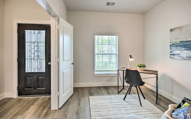 photo 4 of Chic Houston Home w/ Game Room ~ 8 Mi to Dtwn
