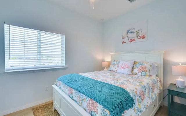 photo 4 of Walk to Beach! Waterfront Hudson Townhome