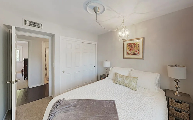 photo 5 of Chic Home in Heart of Central Scottsdale W/ Pool Home