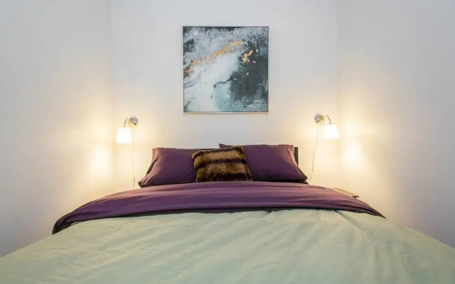 photo 3 of Chic Logan Pad - Modern Meets Retro