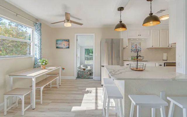 photo 3 of Chic Port Charlotte Home ~ 9 Mi to Englewood Beach