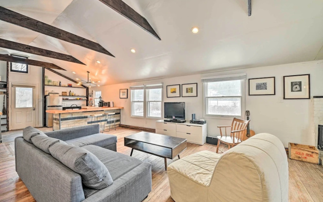 photo 5 of Chic Prattsville Studio w/ Private Hot Tub!