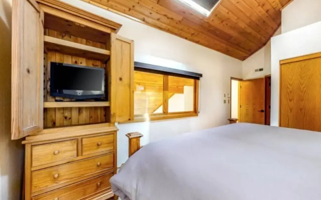 photo 5 of Chic Ski In, Ski Out 2 Bedroom Penthouse in Beaver Creek Village