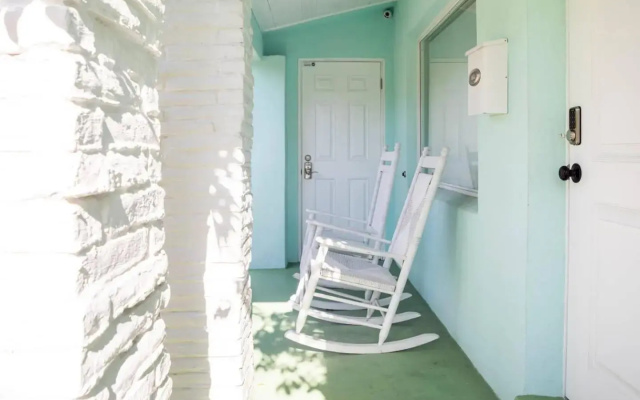 photo 4 of Chic Villa/5 Min to Beach/Pool/Top Location