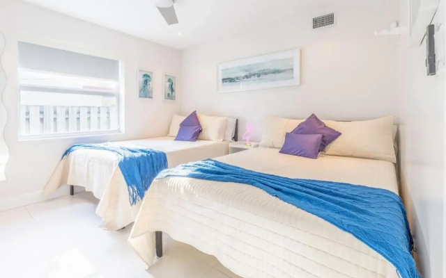 photo 5 of Chic Villa/5 Min to Beach/Pool/Top Location