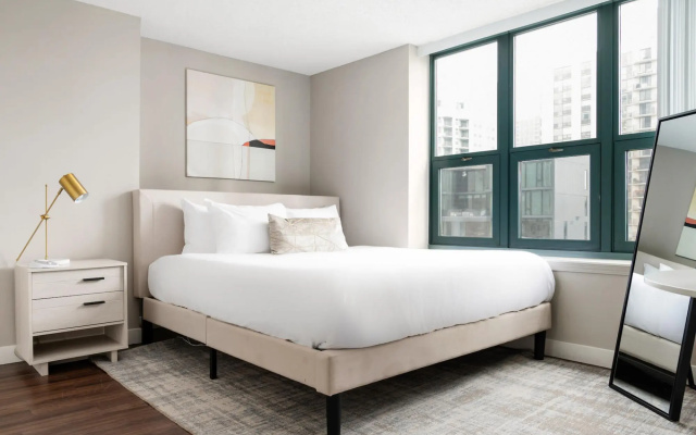 photo 3 of Chicago | Comfy Studio River North Apartment