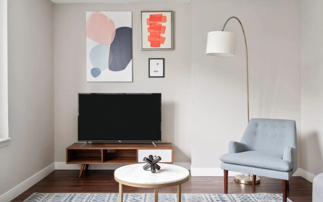photo 5 of Chicago | Comfy Studio River North Apartment