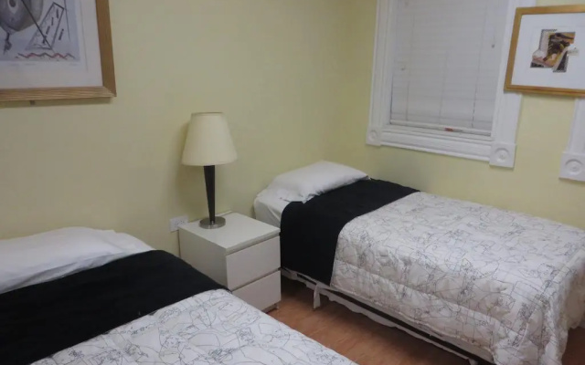 photo 4 of Chicago Parthenon Hostel