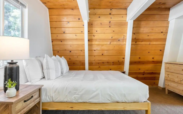 photo 3 of Chickaree by Avantstay A-frame w/ Mountain Views