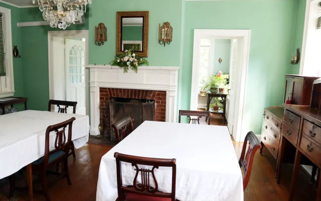 photo 2 of Chilton House