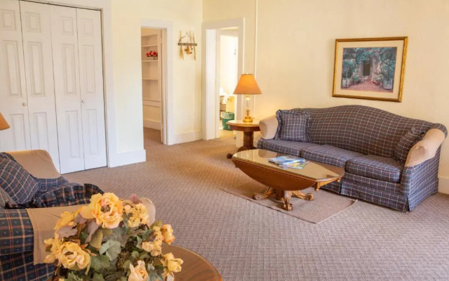 photo 3 of The Chimney Rock Inn & Cottages