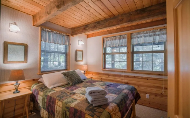 photo 3 of Chipmunk Lodge