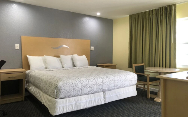 photo 3 of Chisholms Motor Inn